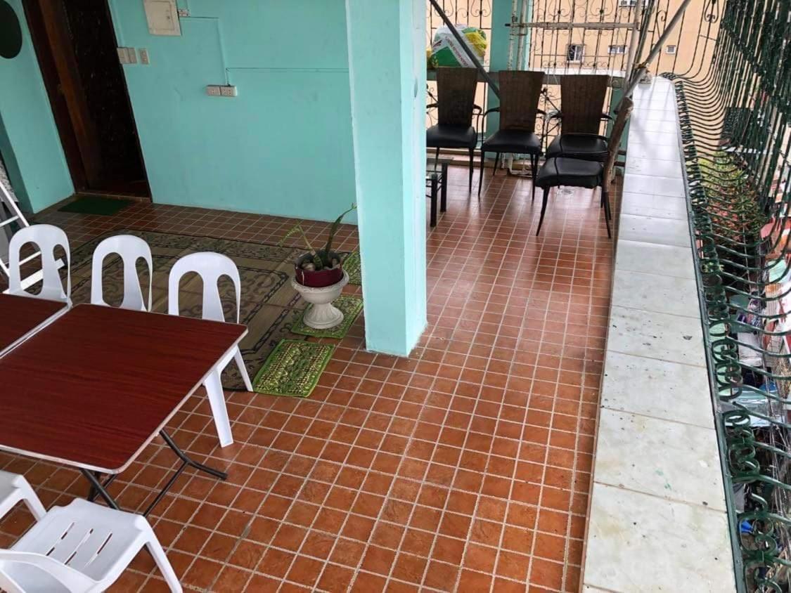 The Mansion - Backpackers Near Airport Apartment Манила Екстериор снимка