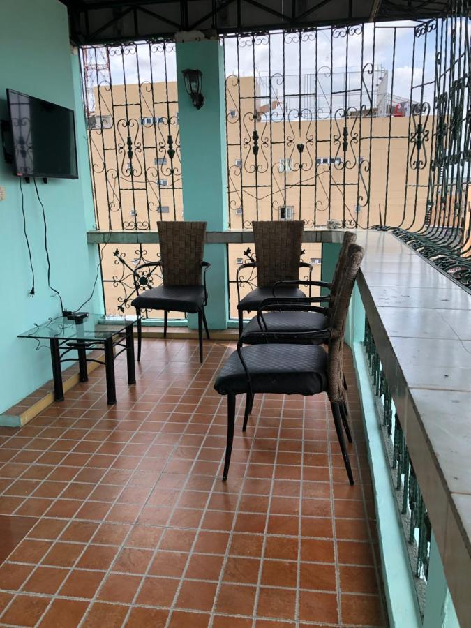 The Mansion - Backpackers Near Airport Apartment Манила Екстериор снимка