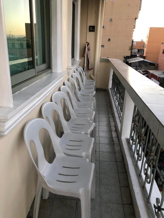 The Mansion - Backpackers Near Airport Apartment Манила Екстериор снимка