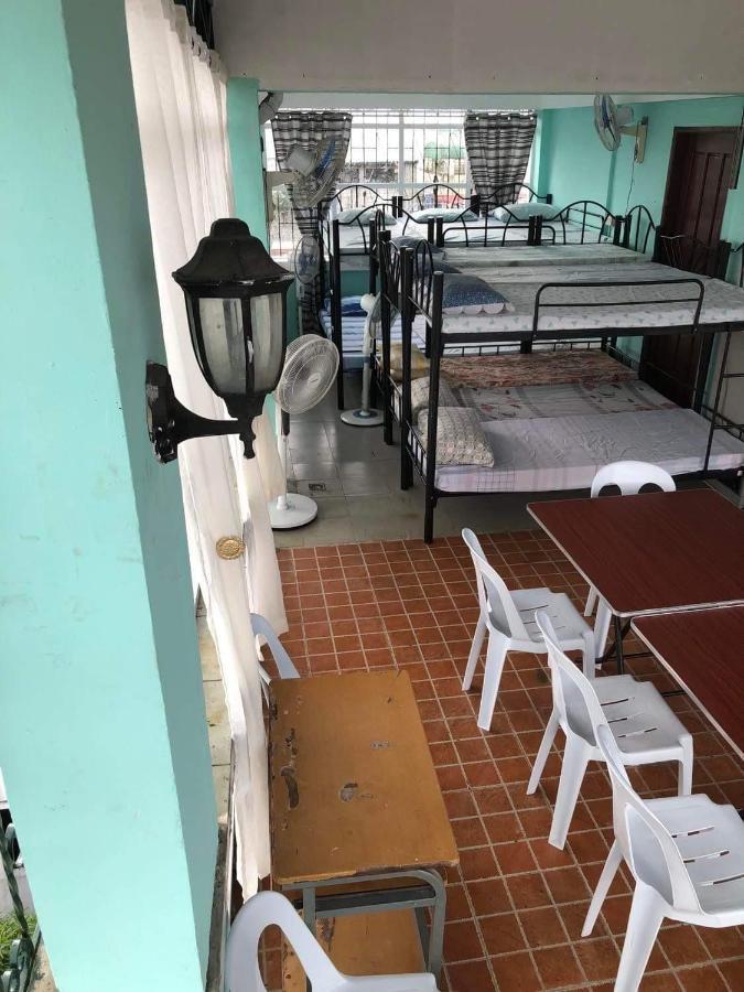 The Mansion - Backpackers Near Airport Apartment Манила Екстериор снимка