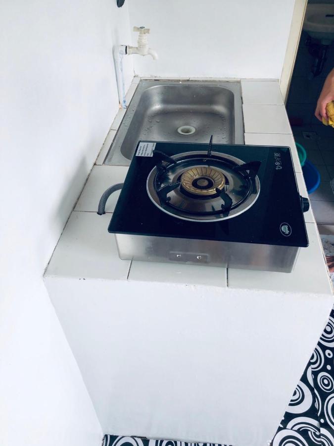 The Mansion - Backpackers Near Airport Apartment Манила Екстериор снимка