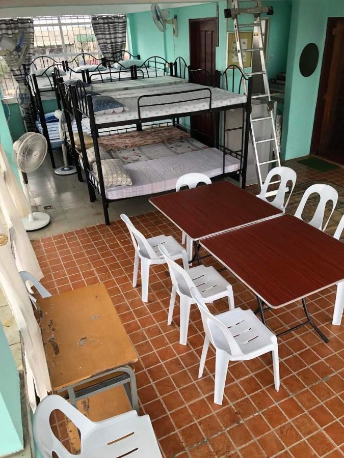 The Mansion - Backpackers Near Airport Apartment Манила Екстериор снимка