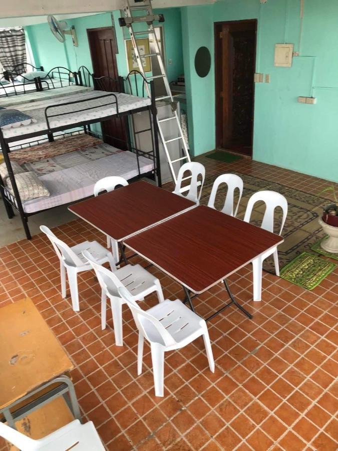 The Mansion - Backpackers Near Airport Apartment Манила Екстериор снимка