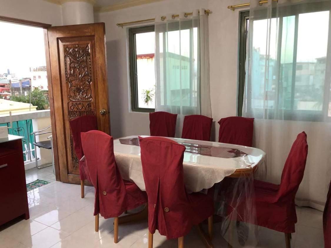 The Mansion - Backpackers Near Airport Apartment Манила Екстериор снимка