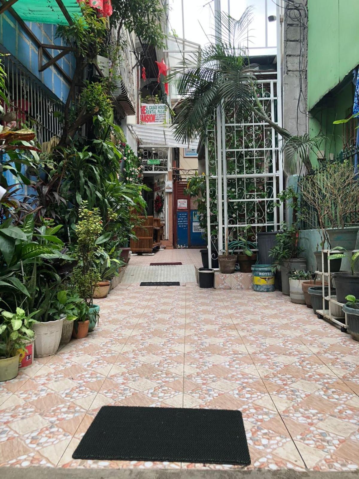 The Mansion - Backpackers Near Airport Apartment Манила Екстериор снимка